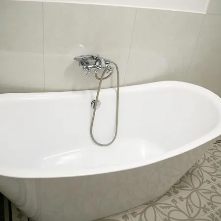 Velky 3-izbovy Bratislava-stare Mesto Appartement