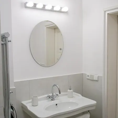 Velky 3-izbovy Bratislava-stare Mesto 公寓