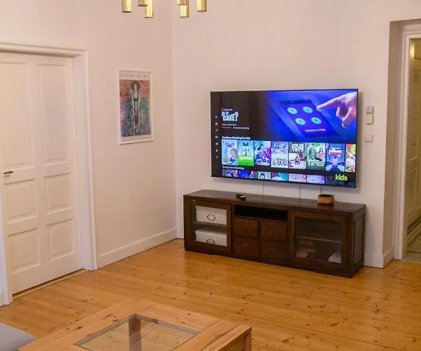 Velky 3-izbovy Bratislava-stare Mesto * براتسيلافا