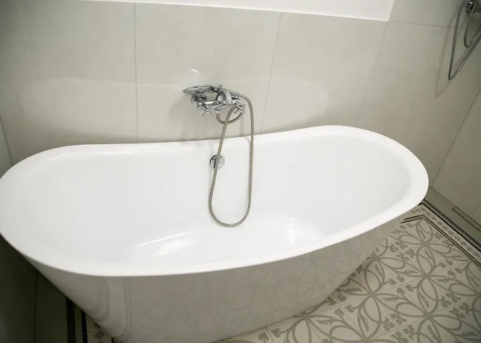 Velky 3-izbovy Bratislava-stare Mesto Apartament